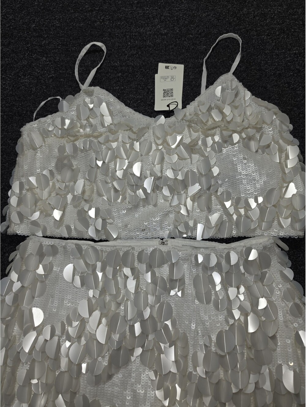Ted Baker London Ivory Sequin 2 Piece Set Crop Top Mini Skirt NWT Size 2 - Picture 3 of 16